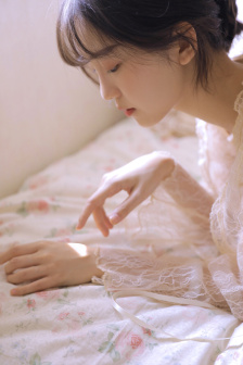 女生胸部无遮挡